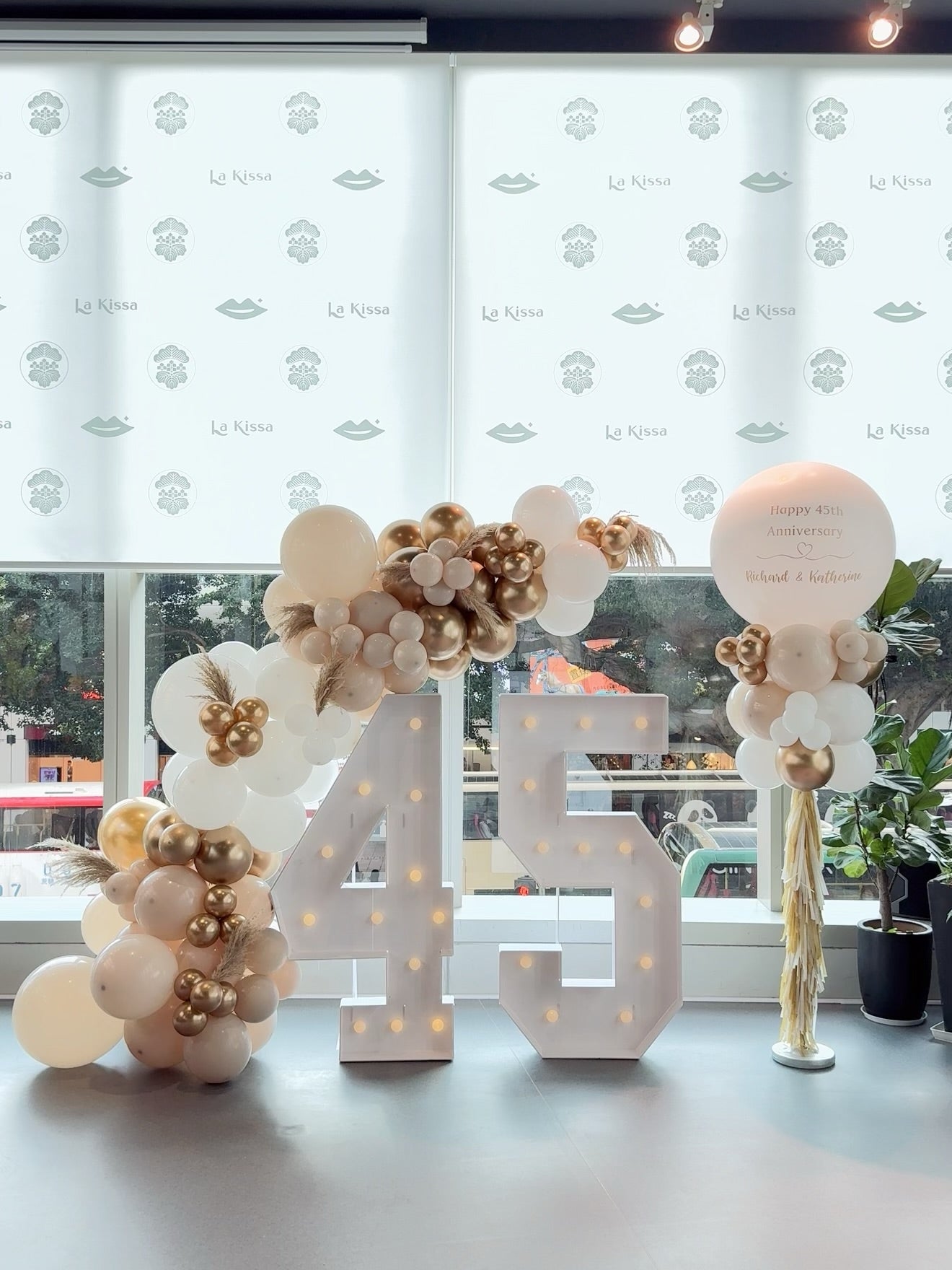 The_One_La_Kissa_Cafe_balloon_garland-2 | 氣球鏈|氣球花環