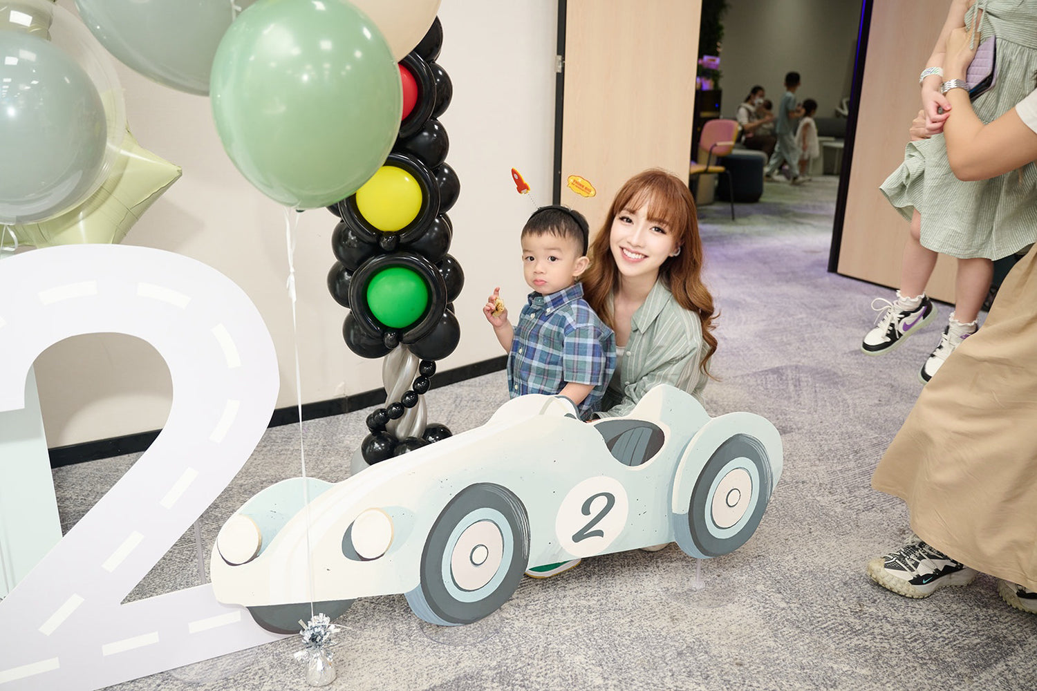 Foamboard Balloon Garland 套裝 - Aiden growing up 2 fast