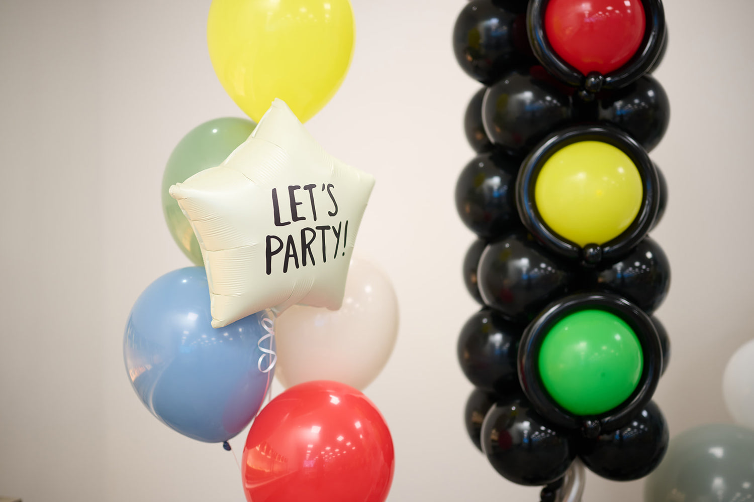 Foamboard Balloon Garland 套裝 - Aiden growing up 2 fast