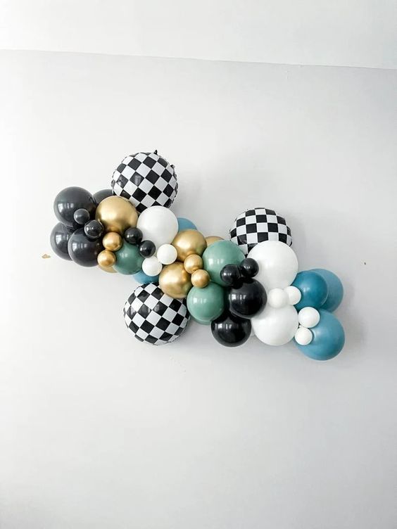 Petite Car Racing Balloon Garland (7天預訂)